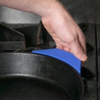 Lodge ASAHH31 Blue Silicone Assist Handle Holder