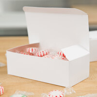 Baker's Mark 1/2 lb. White 1-Piece Auto-Popup Candy Box - 25/Pack