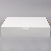 19" x 14" x 4 1/2" White Half Sheet Cake / Bakery Box - 10/Pack