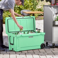 CaterGator CG100SFW Seafoam 110 Qt. Mobile Rotomolded Extreme Outdoor Cooler / Ice Chest