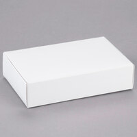7 1/4" x 4 5/8" x 1 3/4" White 1 1/2 lb. 1-Piece Candy Box   - 250/Case