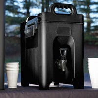 Carlisle XT250003 Cateraide™ XT 2.5 Gallon Black Insulated Beverage Dispenser