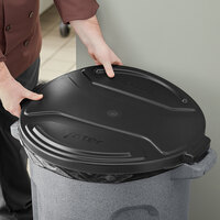 Toter RND32-L0200 Black Lid for 32 Gallon Round Trash Cans