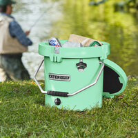CaterGator CCG20SF Seafoam 20 Qt. Round Rotomolded Extreme Outdoor Cooler / Ice Chest