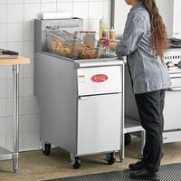 Avantco FF40 Natural Gas 40 lb. Stainless Steel Floor Fryer with Casters - 90,000 BTU