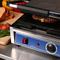 Globe GPG10 Bistro Series Sandwich Grill with Grooved Plates - 10 inch x 10 inch Cooking Surface - 120V, 1800W