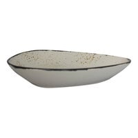 International Tableware Splash 32 oz. Creme Triangular Stoneware Vegetable / Serving Bowl - 12/Case