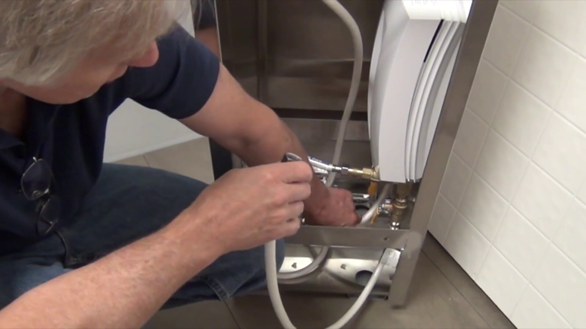 Advance Tabco 7-PS-90 Hands Free Sink - WebstaurantStore