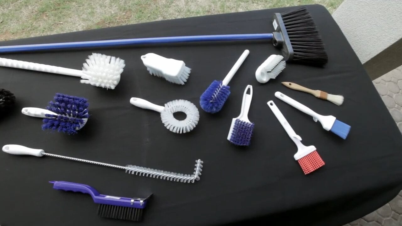 Carlisle 4067100 Sparta Wire Grill Brush with Scraper Plastic Handle