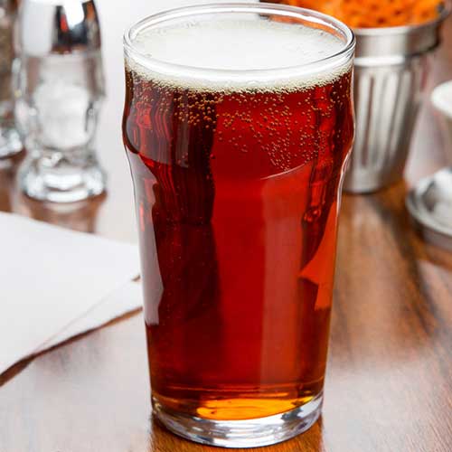 dopplebock beer in pint glass