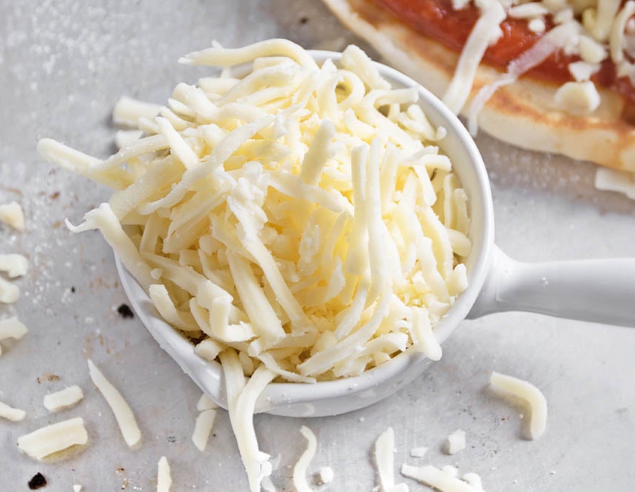 https://www.webstaurantstore.com/uploads/seo_category/2023/7/bulk-cheese_carousel_shredded-mozzarella.jpg
