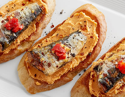 Sardines in Extra Virgin Olive Oil with Chili 4.2 oz. Can - 12/Case